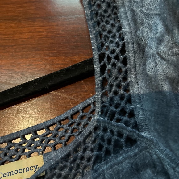 Democracy cold shoulder shirt. Size L. NWOT. - Picture 5 of 6